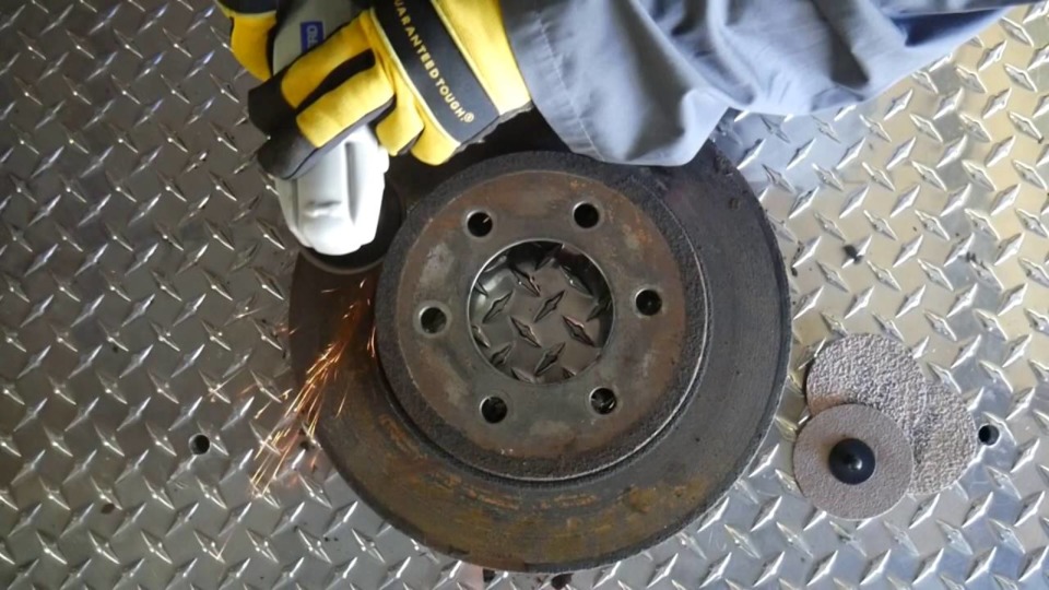 VIDEO: Cleaning Rotors with Quick Change Disc Max